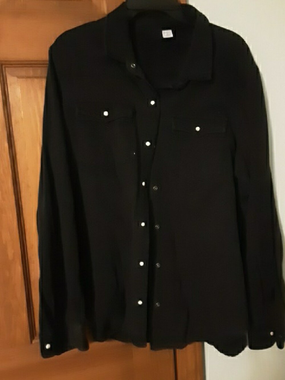 Women's Black Button-Up Shirt XL - Picture 3 of 4